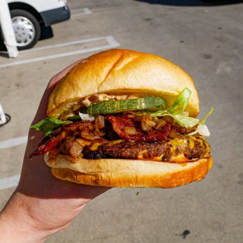 Front Yard Burger | restaurant | 730 S Central Ave Ste 103, Glendale, CA 91204, USA | 7472156411 OR +1 747-215-6411