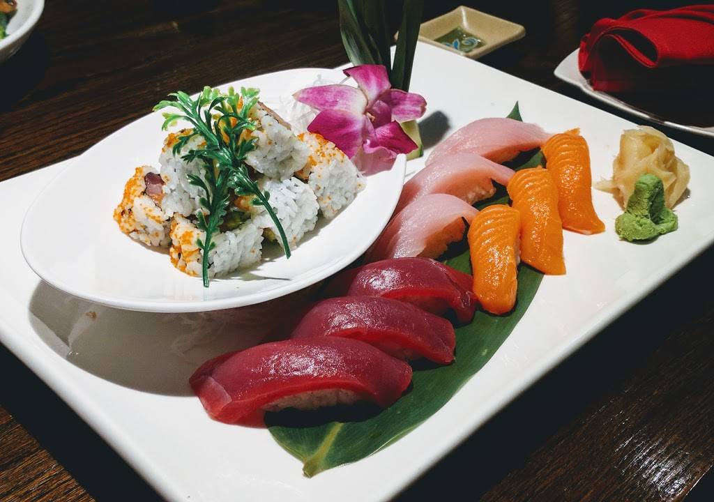 Mikado Japanese Restaurant | restaurant | 2856, 3 Melilli Plaza, Middletown, CT 06457, USA | 8603466655 OR +1 860-346-6655