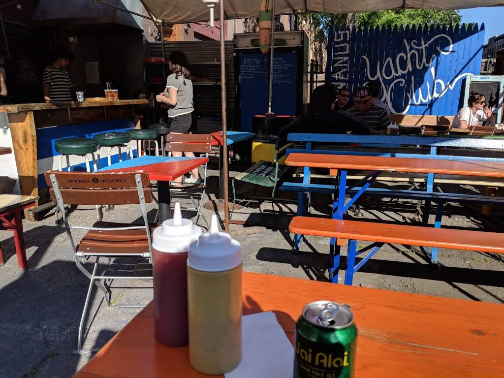 Gowanus Yacht Club | restaurant | 323 Smith St, Brooklyn, NY 11231, USA | 7182461321 OR +1 718-246-1321