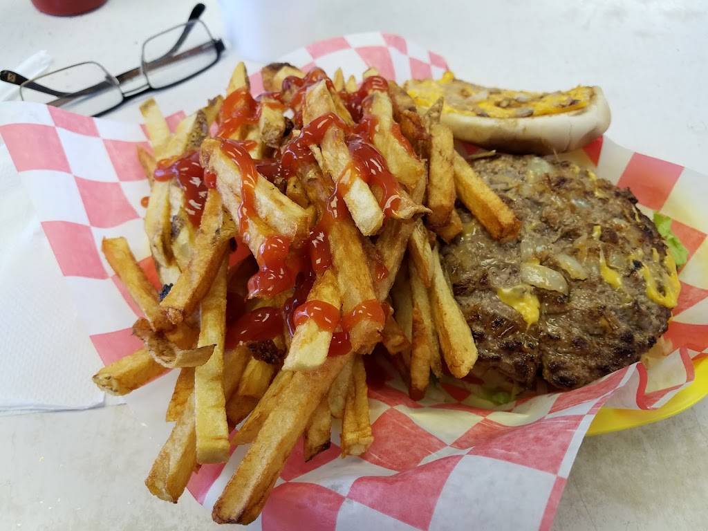 Freddies Hamburgers | restaurant | 802 S Lewis Ave I, Tulsa, OK 74104, USA | 9185853544 OR +1 918-585-3544