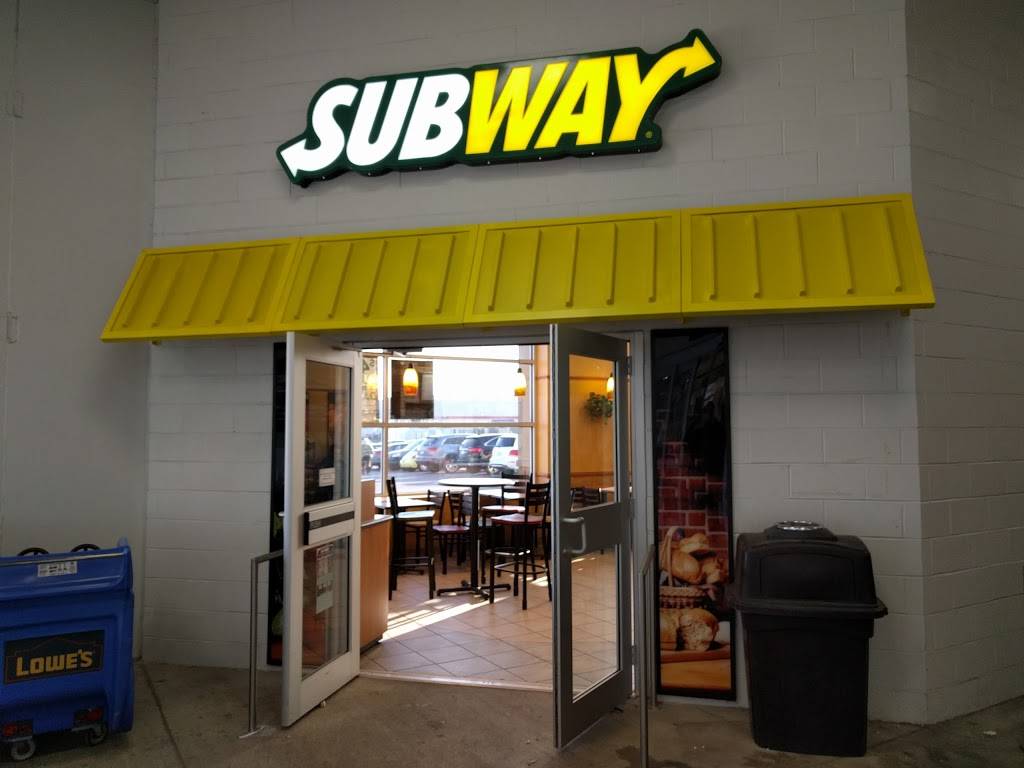 Subway | restaurant | 1604 The Queensway, Etobicoke, ON M8Z 1V1, Canada | 4165031385 OR +1 416-503-1385