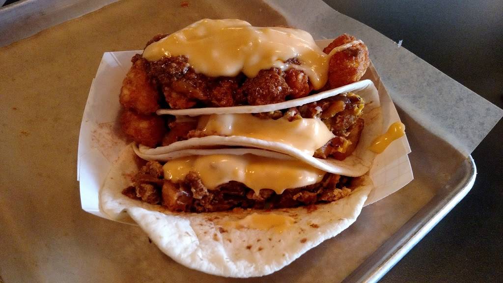 Leeway Franks | restaurant | 935 Iowa St, Lawrence, KS 66044, USA | 7858560890 OR +1 785-856-0890