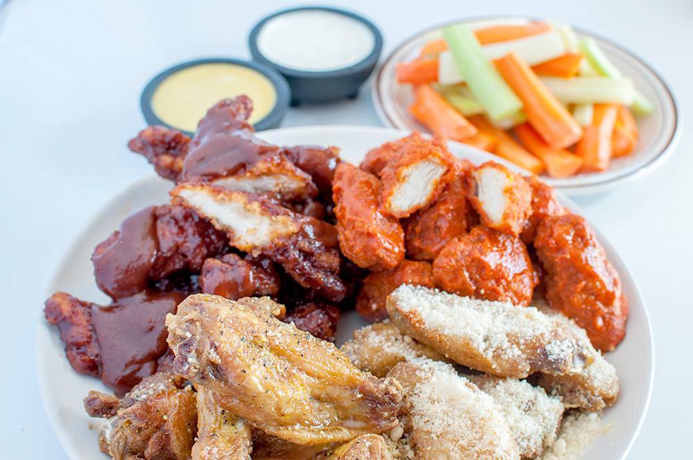 Buffalo Ranch Wings & Things | restaurant | 4315 E Shields Ave, Fresno, CA 93726, USA | 5593696495 OR +1 559-369-6495