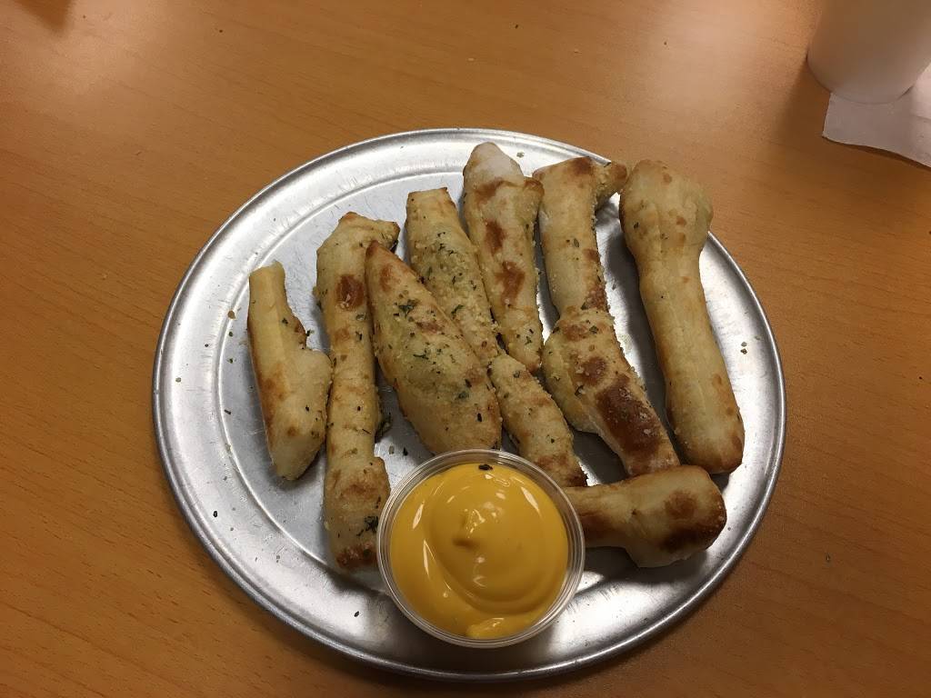 Foxs Pizza Den | restaurant | 1070 W Main St, Plainfield, IN 46168, USA | 3172688558 OR +1 317-268-8558