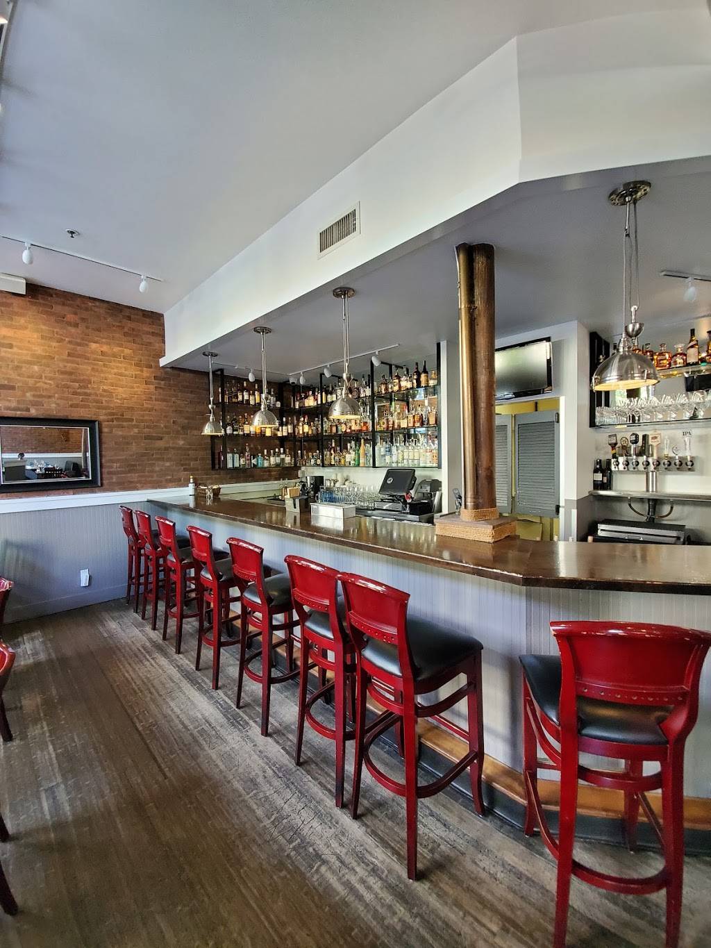 Dobbs Ferry Bar | restaurant | 406 Hayes St, San Francisco, CA 94102, USA | 4158576791 OR +1 415-857-6791