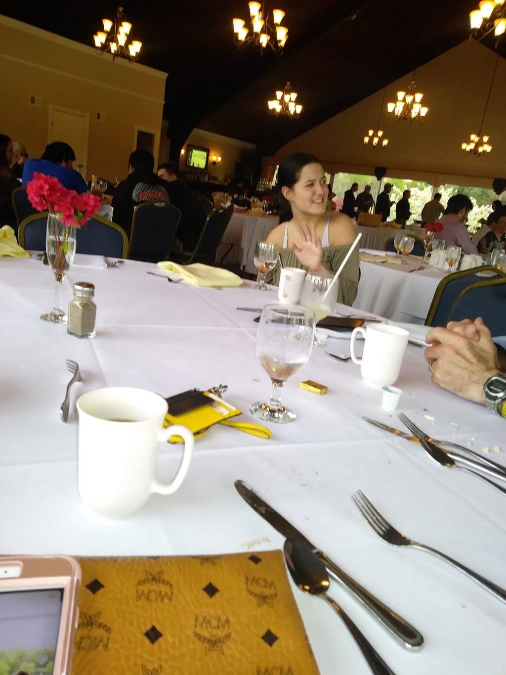 Spring Lake Golf Club | restaurant | 30 E Bartlett Rd, Middle Island, NY 11953, USA | 6319245115 OR +1 631-924-5115