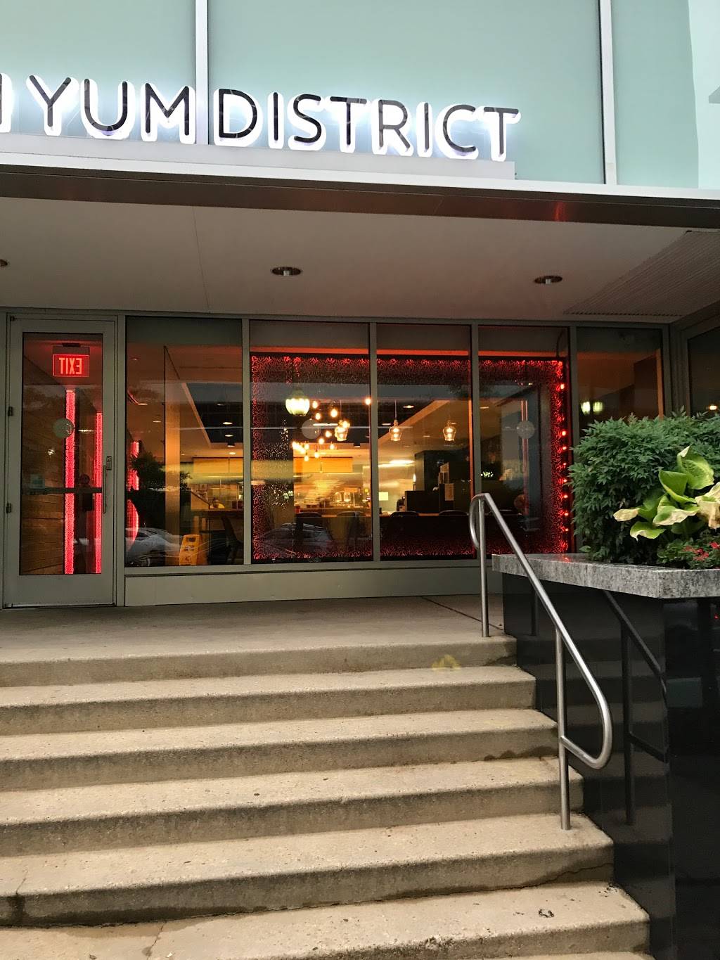 Tom Yum District | restaurant | 1515 Wilson Blvd, Arlington, VA 22209, USA | 7035288424 OR +1 703-528-8424