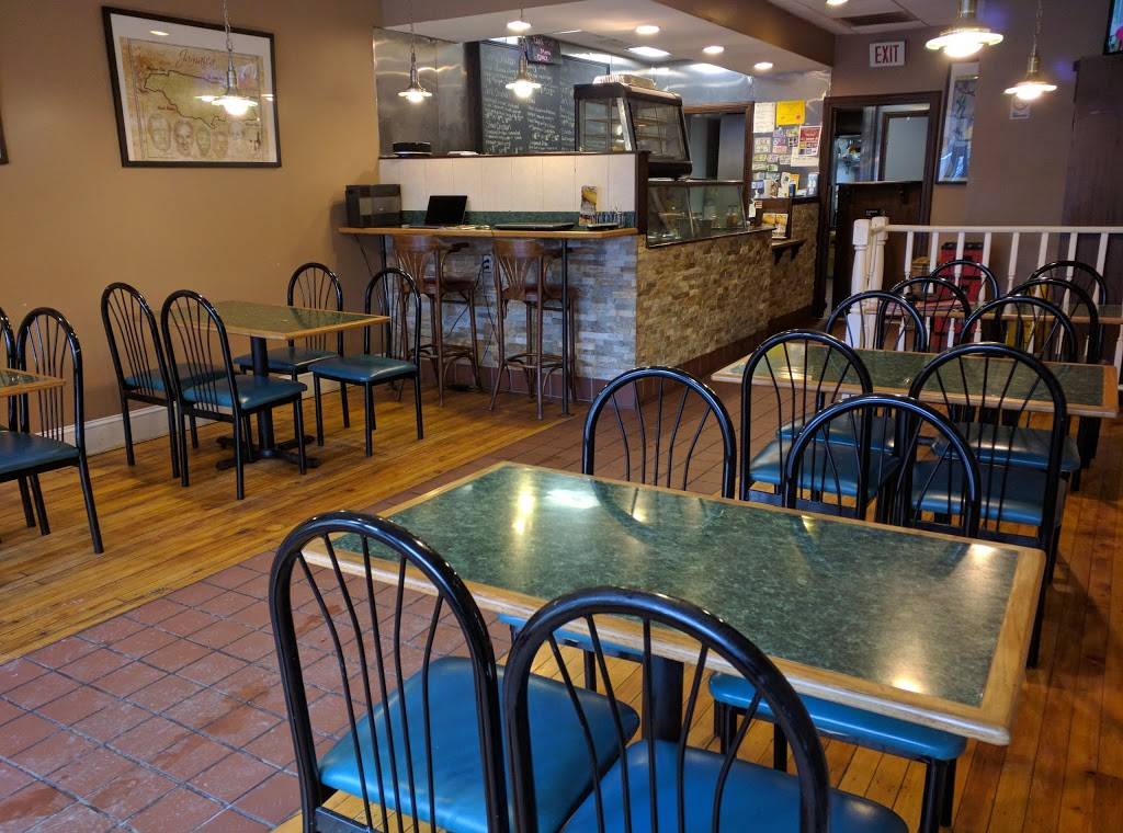 Jamaican Me Crazy | restaurant | 776 Main St, Willimantic, CT 06226, USA | 8609428831 OR +1 860-942-8831