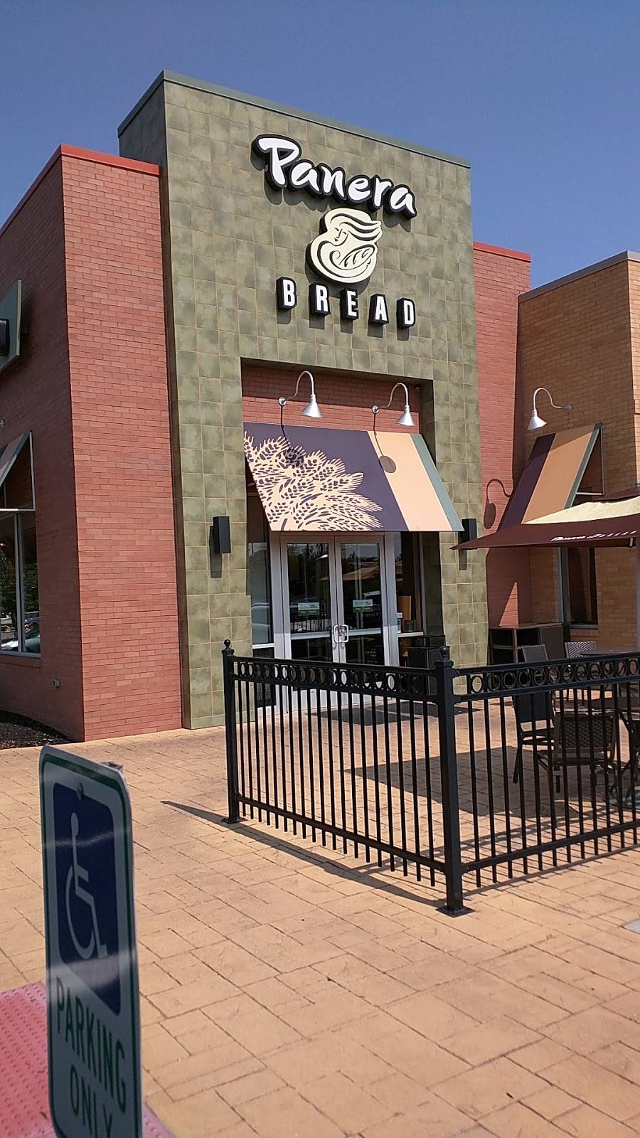 Panera Bread | restaurant | 8000 Oak Point Rd Drive, Amherst, OH 44001, USA | 4409852000 OR +1 440-985-2000