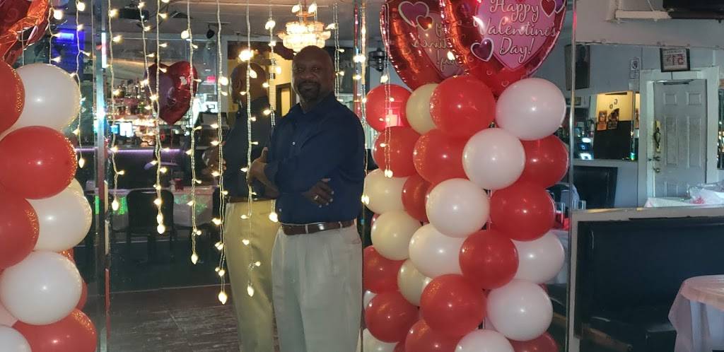 Nairobi Bar & Grill | restaurant | 514 N Hackberry, San Antonio, TX 78202, USA | 2102220011 OR +1 210-222-0011