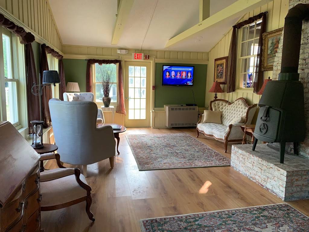 Lovetts Inn & Restaurant | restaurant | 1474 Profile Rd, Franconia, NH 03580, USA | 6038237761 OR +1 603-823-7761