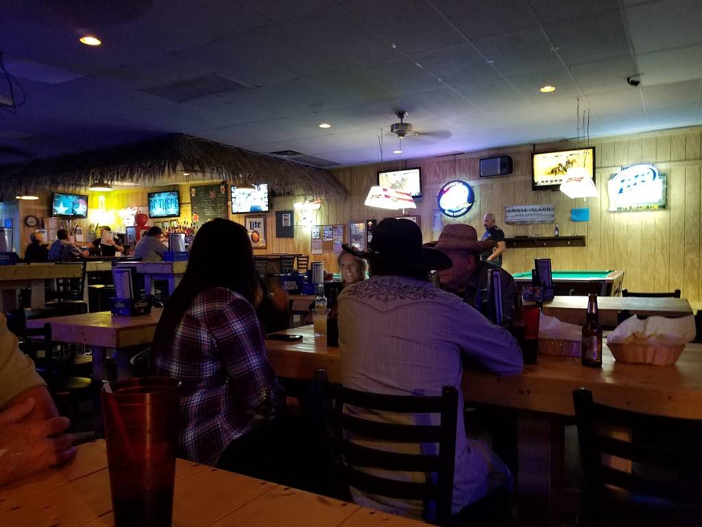 Snappers Bar and Grill | restaurant | 1514 N State St, Greenfield, IN 46140, USA | 3174622899 OR +1 317-462-2899