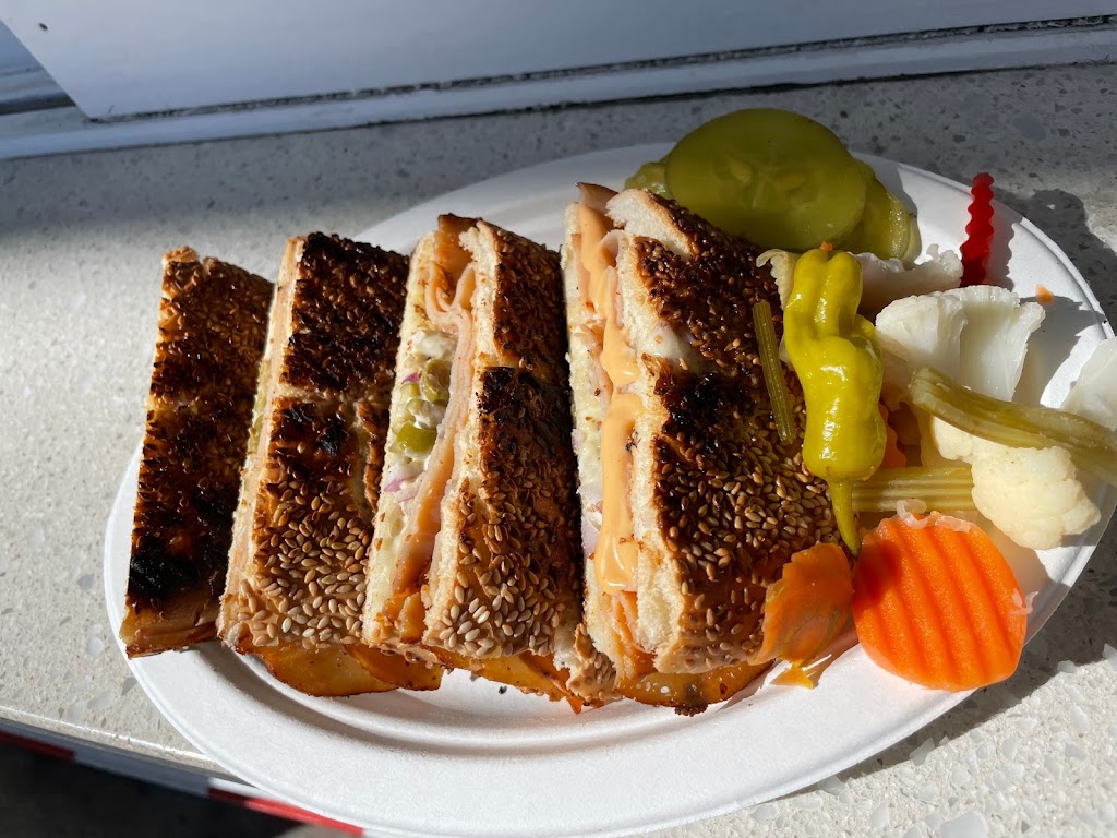 Hot Dog Supreme | restaurant | 1425 Ocean Front Walk, Venice, CA 90291, USA | 3106122611 OR +1 310-612-2611