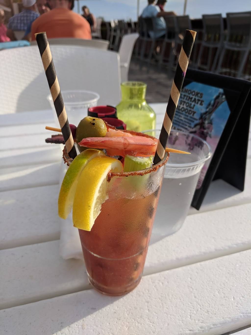 Snooks Bayside Restaurant & Grand Tiki | restaurant | 99470 Overseas Hwy, Key Largo, FL 33037, USA | 3054535004 OR +1 305-453-5004