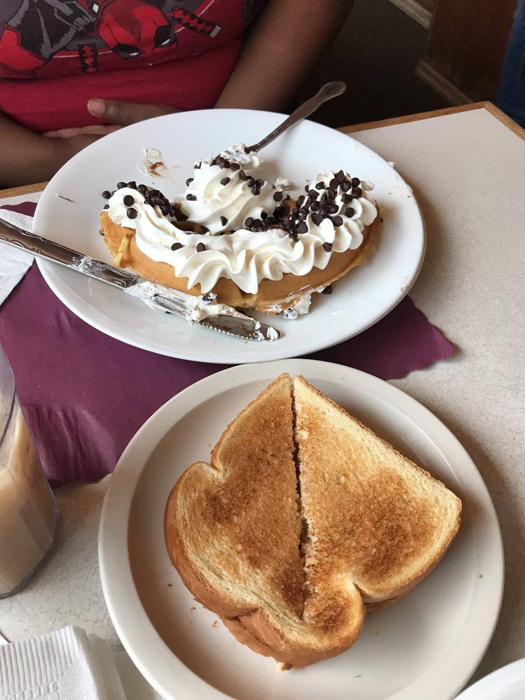 Kissin Cuzzins | restaurant | 951 34th St N, St. Petersburg, FL 33713, USA | 7273233915 OR +1 727-323-3915