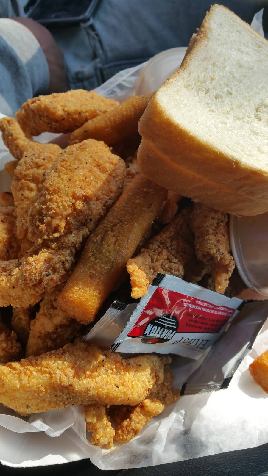 Catfish Floyds | restaurant | 710 Ann Arbor Ave, Dallas, TX 75216, USA | 2143753736 OR +1 214-375-3736