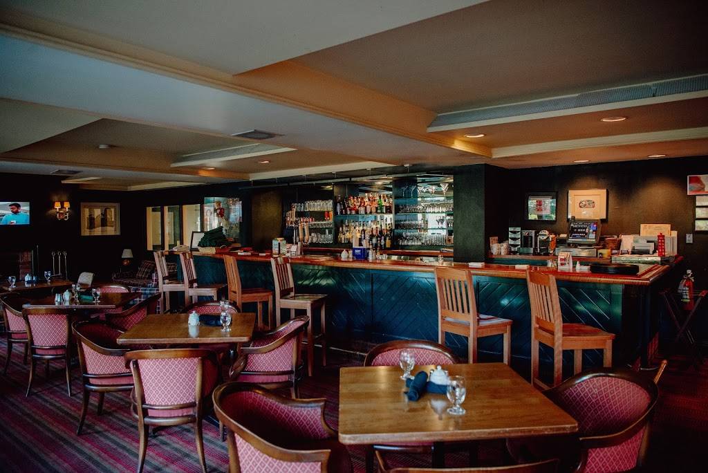 Drinkwaters Lounge Restaurant & Bar | restaurant | 55 Hedge Rd, Jacksons Point, ON L0E 1L0, Canada | 8004652376 OR +1 800-465-2376