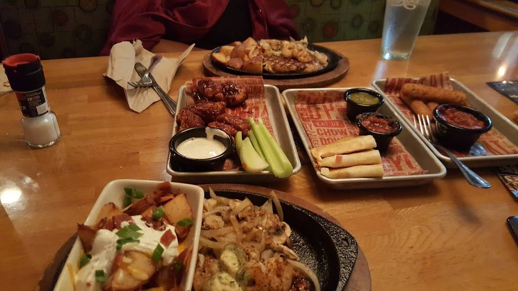 Applebees Grill + Bar | restaurant | 1465 McMullen Booth Rd, Clearwater, FL 33759, USA | 7277230303 OR +1 727-723-0303