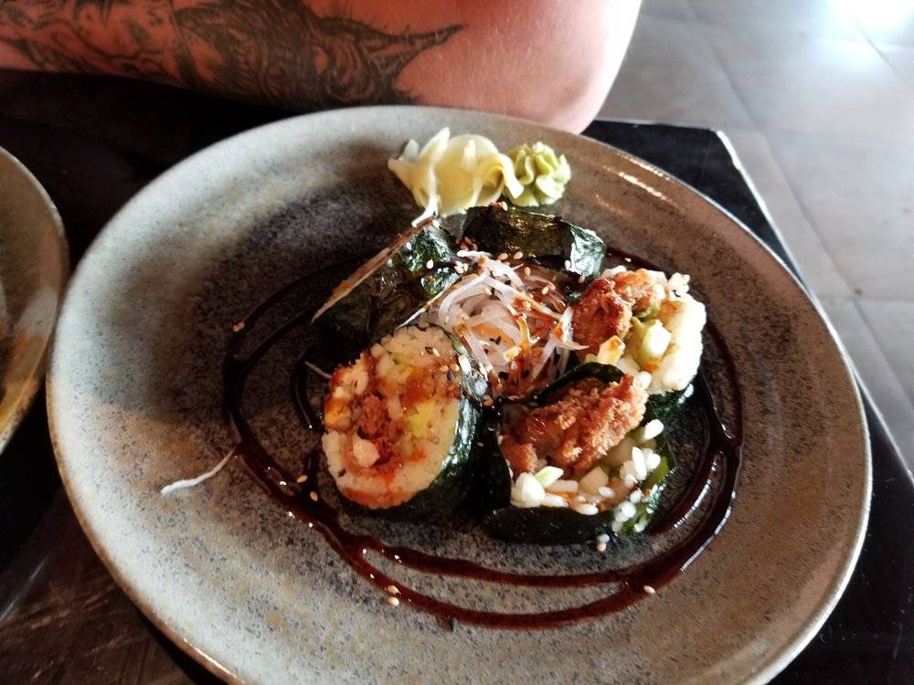 Uthai Authentic cuisine and sushi bar | restaurant | 2359 Oregon Pike #104, Lancaster, PA 17601, USA | 7172086888 OR +1 717-208-6888