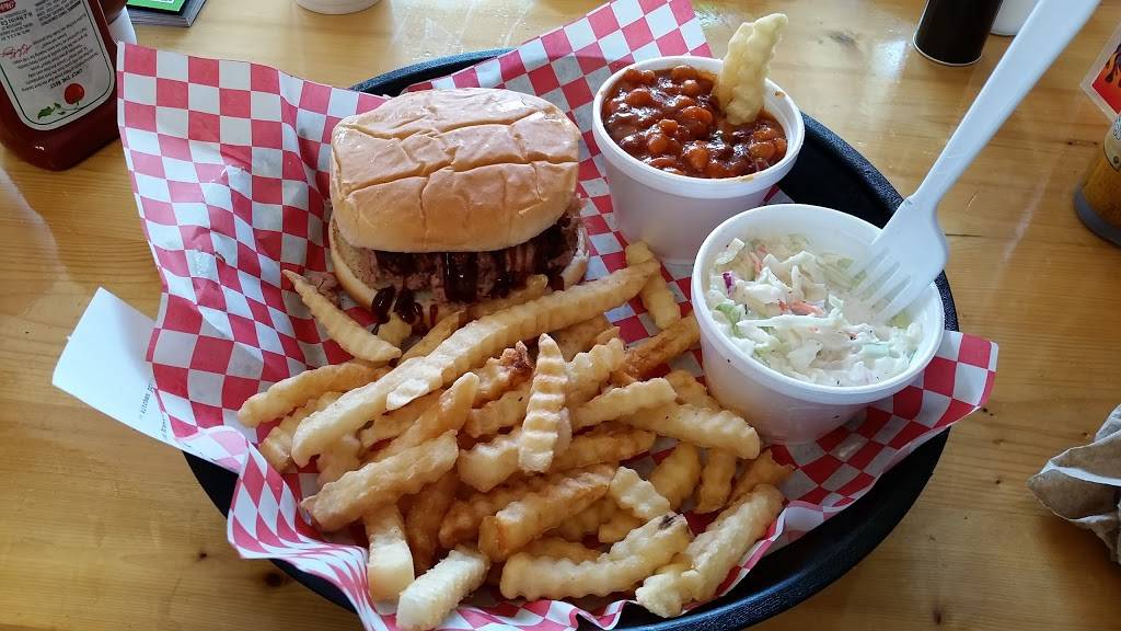 Boss Hoggs BBQ | restaurant | 1198 Wears Valley Rd, Pigeon Forge, TN 37863, USA | 8654464592 OR +1 865-446-4592