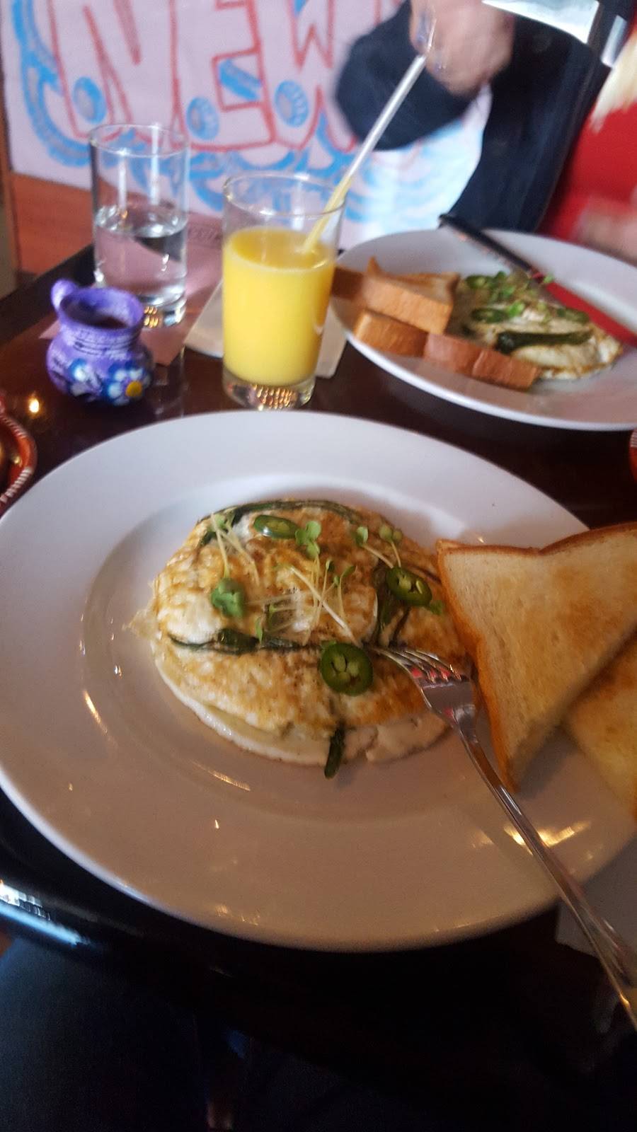 La Caleta | restaurant | 1529 Gates Ave, Brooklyn, NY 11237, USA | 7184188050 OR +1 718-418-8050