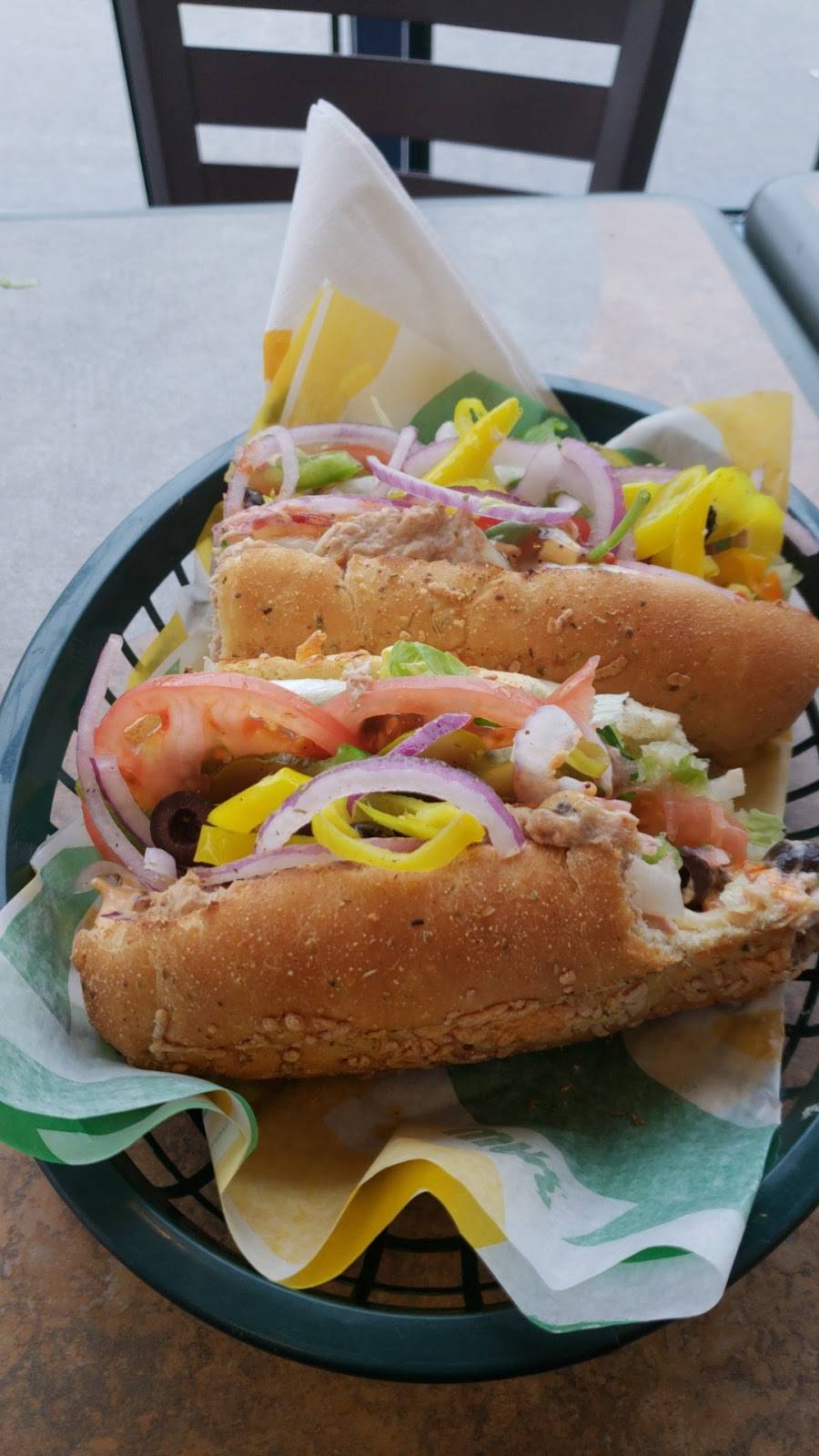 Subway | restaurant | 1300 Boulevard Saint-Jean-Baptiste, Pointe-aux-Trembles, QC H1B 4A5, Canada | 5146451738 OR +1 514-645-1738