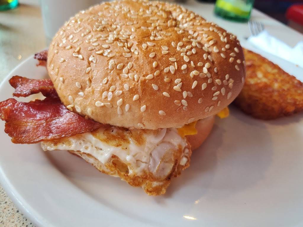 Gordos Diner | restaurant | 200 Edgeley Blvd, Concord, ON L4K 3Y8, Canada | 9057385003 OR +1 905-738-5003