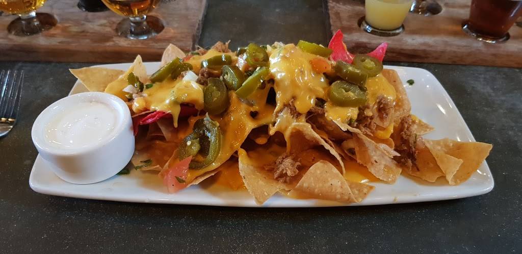 The Public House by Evans Brewing Co | restaurant | 138 W Commonwealth Ave, Fullerton, CA 92832, USA | 7148700039 OR +1 714-870-0039