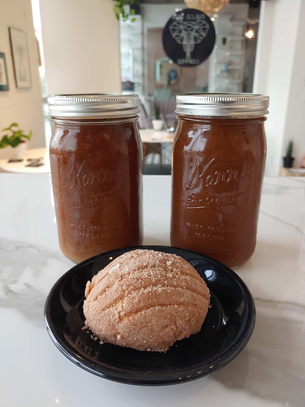 Dulce Vida Coffee | bakery | 610 N Alma School Rd Ste 12, Chandler, AZ 85224, USA | 4803824125 OR +1 480-382-4125