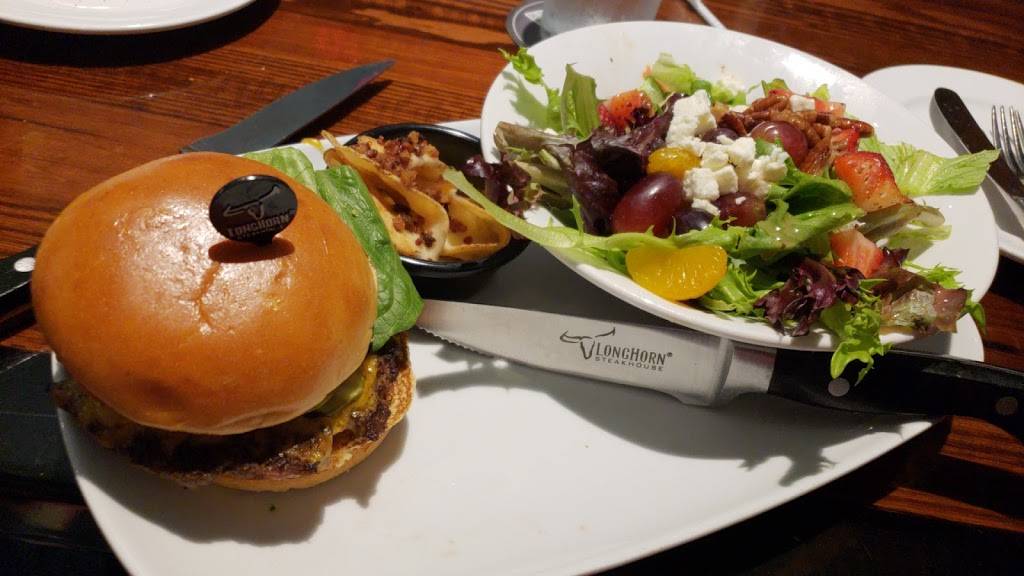 LongHorn Steakhouse | meal takeaway | 4401 Roosevelt Blvd, Jacksonville, FL 32210, USA | 9043885520 OR +1 904-388-5520