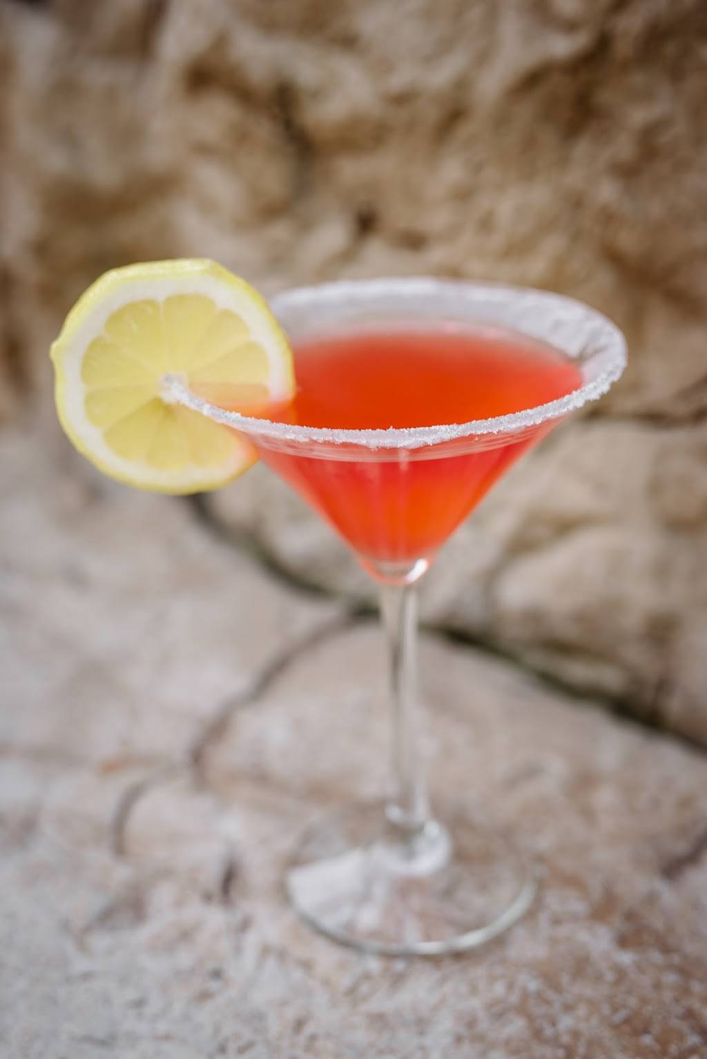 Guest House Grill | restaurant | 8783 El Camino Real, Atascadero, CA 93422, USA | 8054600193 OR +1 805-460-0193