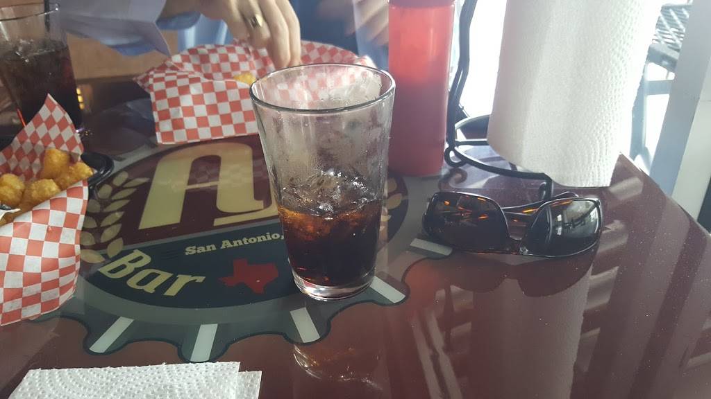 AJ’s Bar and Grill | restaurant | 12066 Starcrest Dr Suite 640, San Antonio, TX 78247, USA | 2103147394 OR +1 210-314-7394