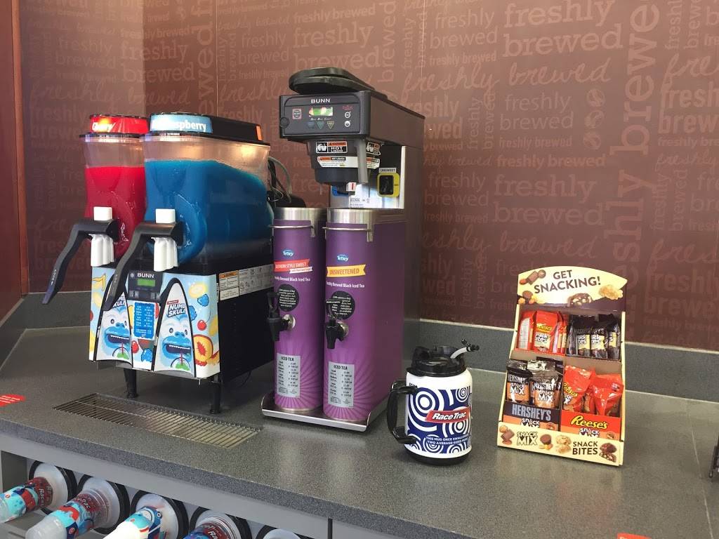 RaceTrac | bakery | 4535 W New Haven Ave, West Melbourne, FL 32904, USA | 3217289711 OR +1 321-728-9711