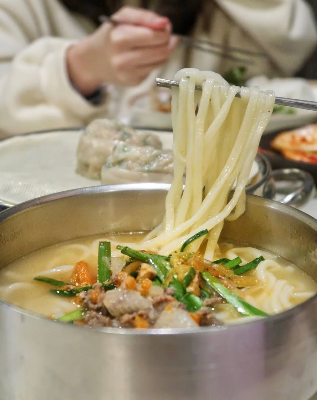 Myungdong Noodle Shabu-Shabu | restaurant | 2560 Shepard Ave #5, Mississauga, ON L5A 4E1, Canada | 9053061010 OR +1 905-306-1010