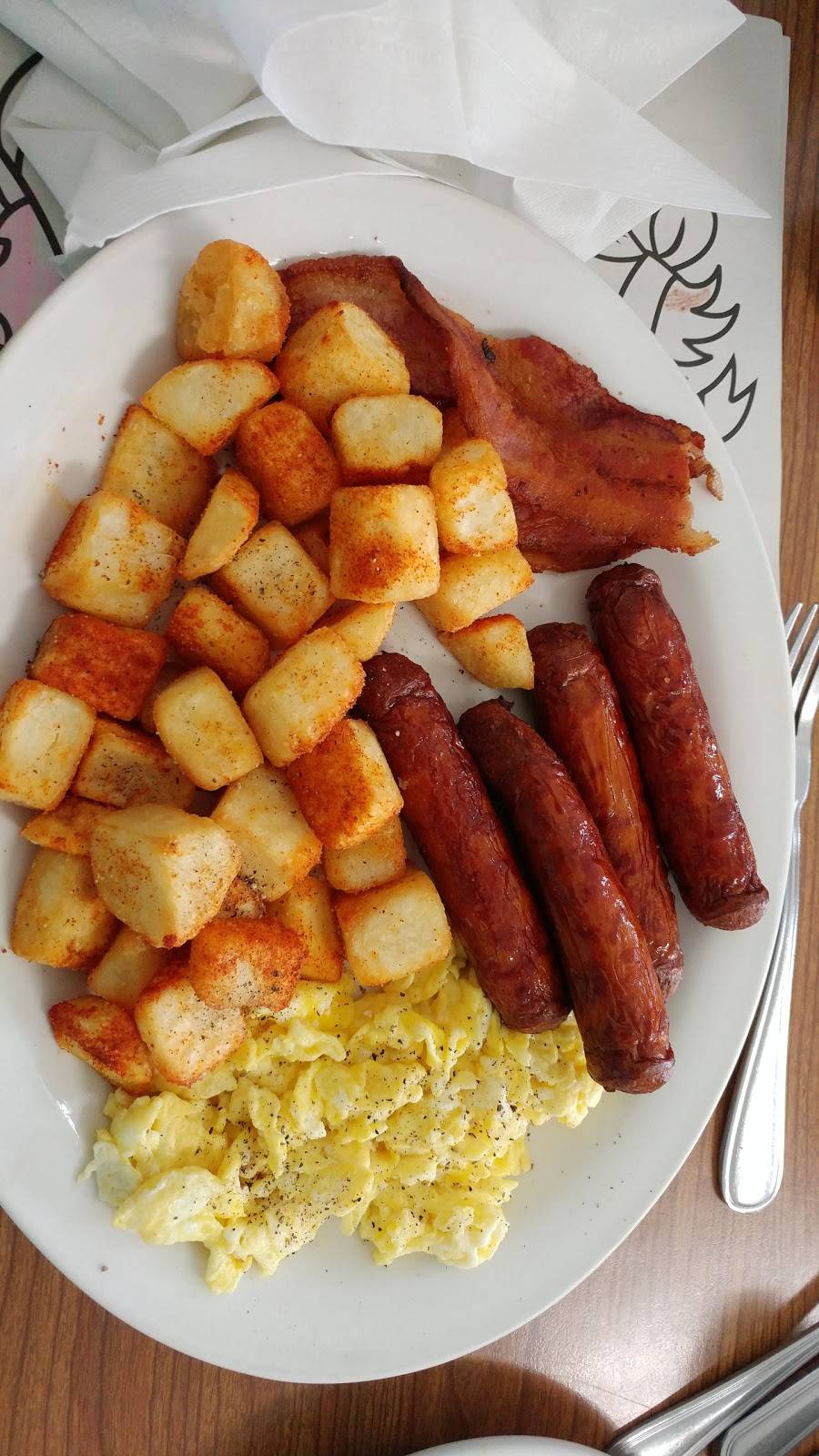 Woodward Restaurant | restaurant | 430 Woodward Ave, Hamilton, ON L8H 3E5, Canada | 9055472827 OR +1 905-547-2827