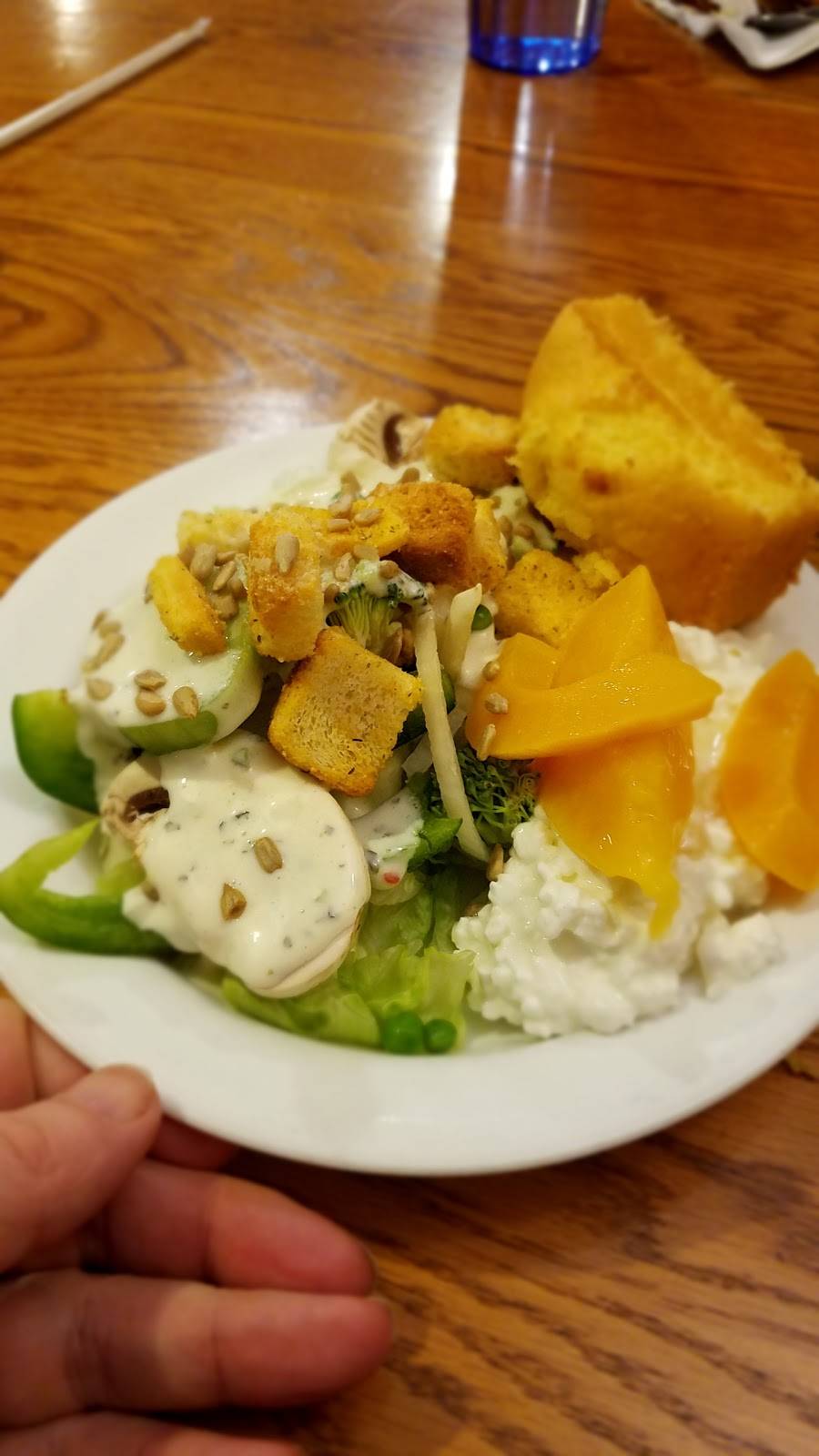 Richards Family Restaurant, Inc | restaurant | 27290 US-6, Youngsville, PA 16371, USA | 8145637758 OR +1 814-563-7758