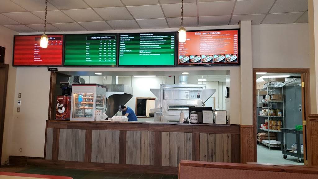 Pizza At The Wharf | restaurant | 2996 28th St SW, Grandville, MI 49418, USA | 6162783314 OR +1 616-278-3314