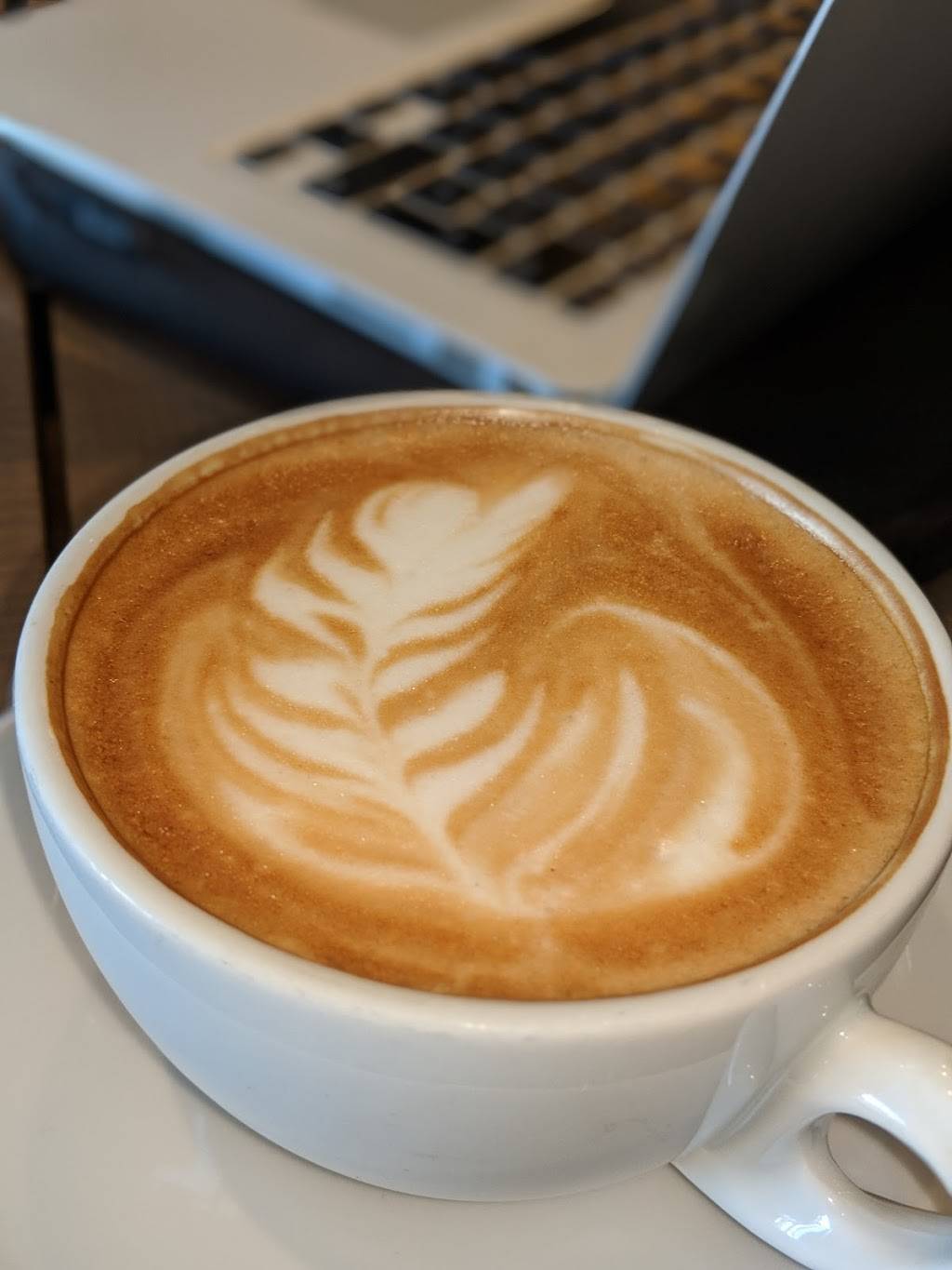 ES Café | cafe | 1365 Route des Rivières #110, Saint-Nicolas, QC G7A 2V6, Canada | 4188369324 OR +1 418-836-9324