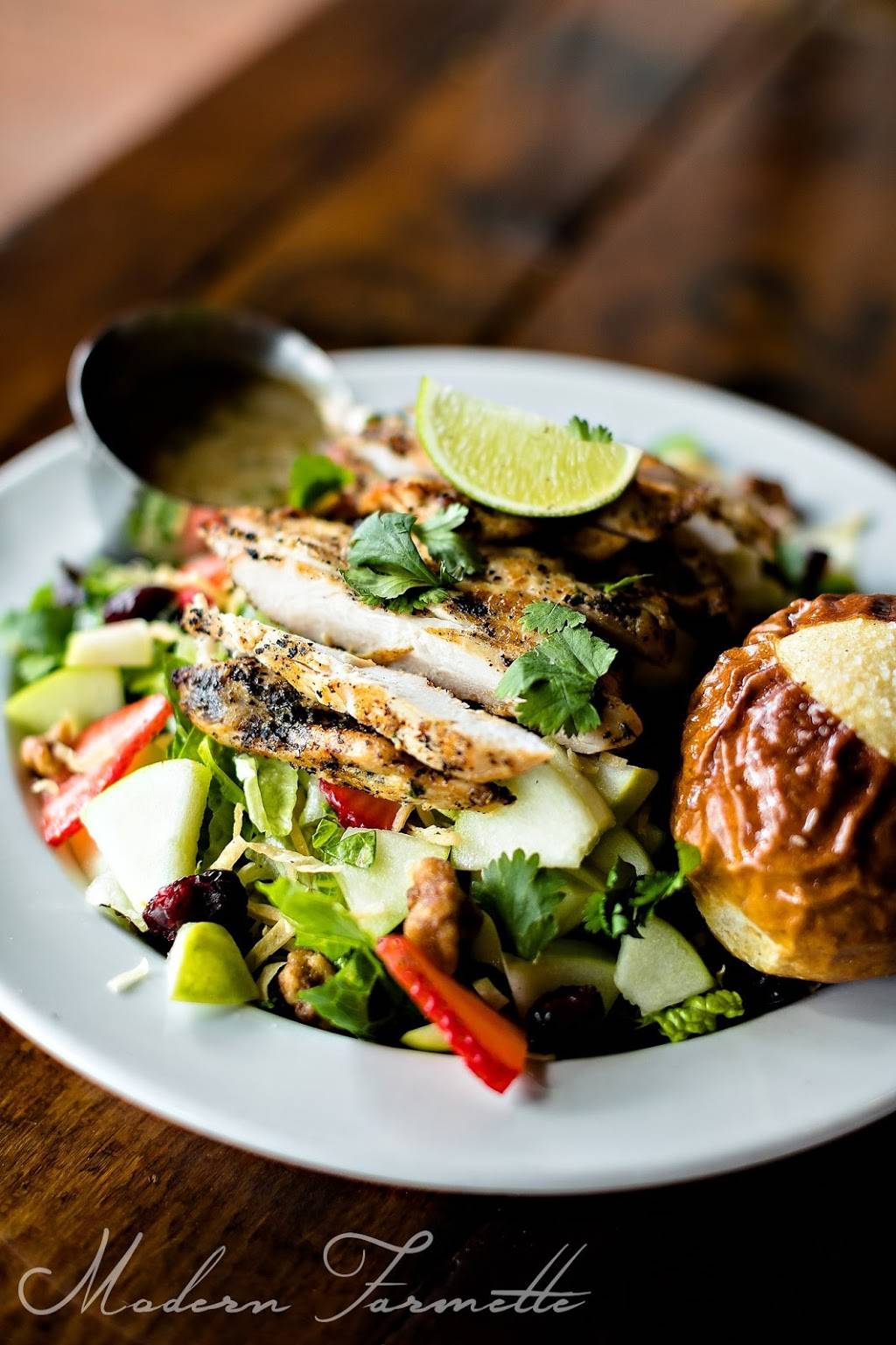 Big Iron Horse Barbecue | restaurant | 117 S Hough St, Barrington, IL 60010, USA | 8473824766 OR +1 847-382-4766