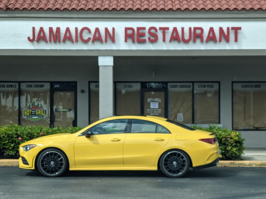 Hot Off De Grill | restaurant | 17085 Pines Blvd, Pembroke Pines, FL 33027, USA | 9545895334 OR +1 954-589-5334