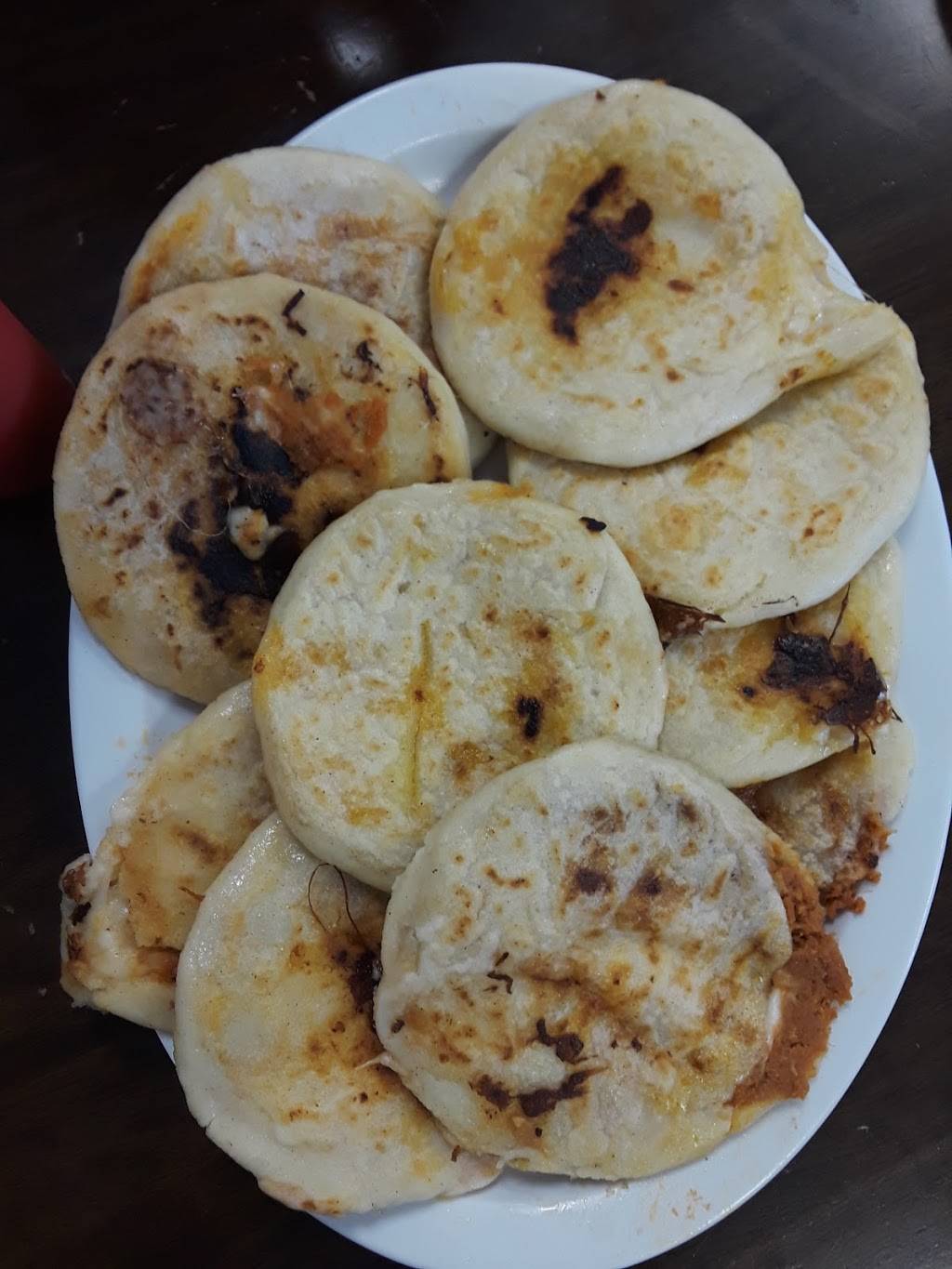 Pupuseria Y Panaderia Emanuel | restaurant | 105 E Edgebrook Dr #101, Houston, TX 77034, USA | 7139478141 OR +1 713-947-8141