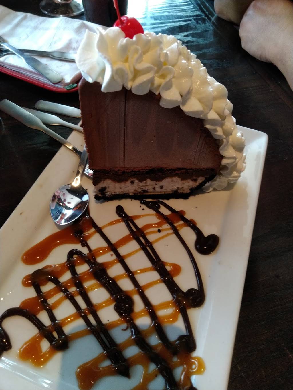 Red Robin Gourmet Burgers and Brews | restaurant | 3517 East Sam Houston Pkwy S, Pasadena, TX 77505, USA | 7133280290 OR +1 713-328-0290