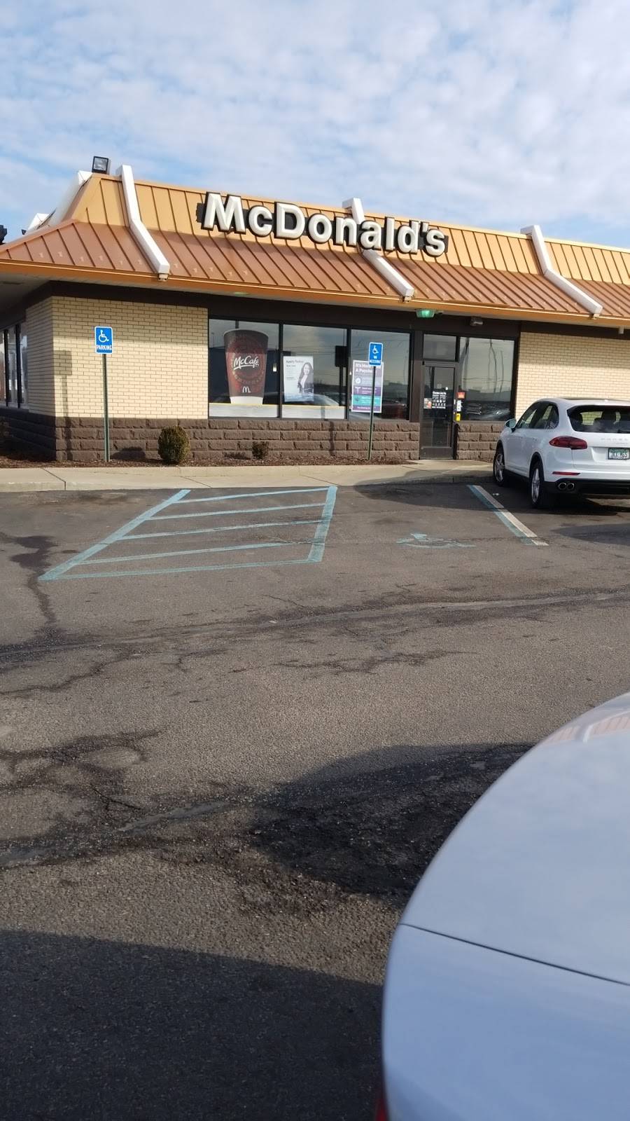 McDonalds | cafe | 32222 Gratiot Ave, Roseville, MI 48066, USA | 5862943065 OR +1 586-294-3065