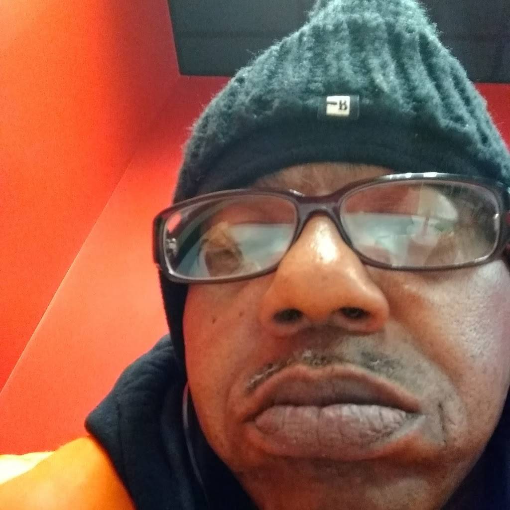 Subway | restaurant | 3636 Euclid Ave #1010, Cleveland, OH 44115, USA | 2164316036 OR +1 216-431-6036