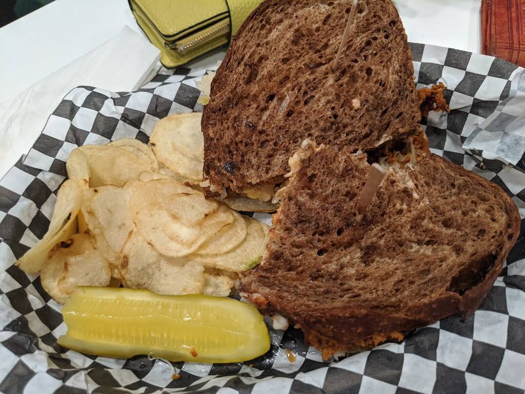 Berben & Wolff’s | restaurant | 156 4th St, Troy, NY 12180, USA | 5183260334 OR +1 518-326-0334