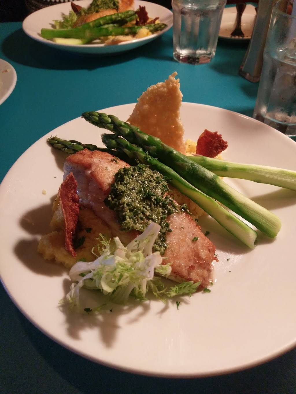 Red Light Kitchen & Lounge | restaurant | 780 N Limestone, Lexington, KY 40505, USA | 8592525277 OR +1 859-252-5277