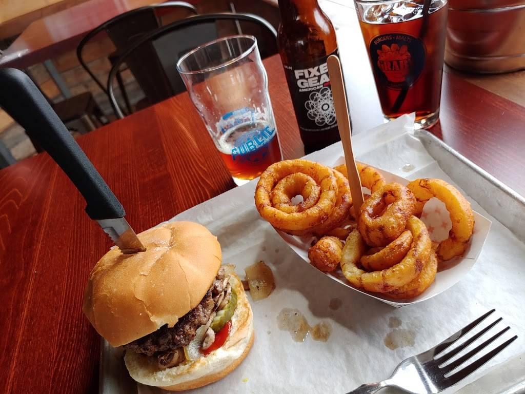 Grabs Burger Bar | restaurant | 2324 18th St, Kenosha, WI 53140, USA | 2627640848 OR +1 262-764-0848