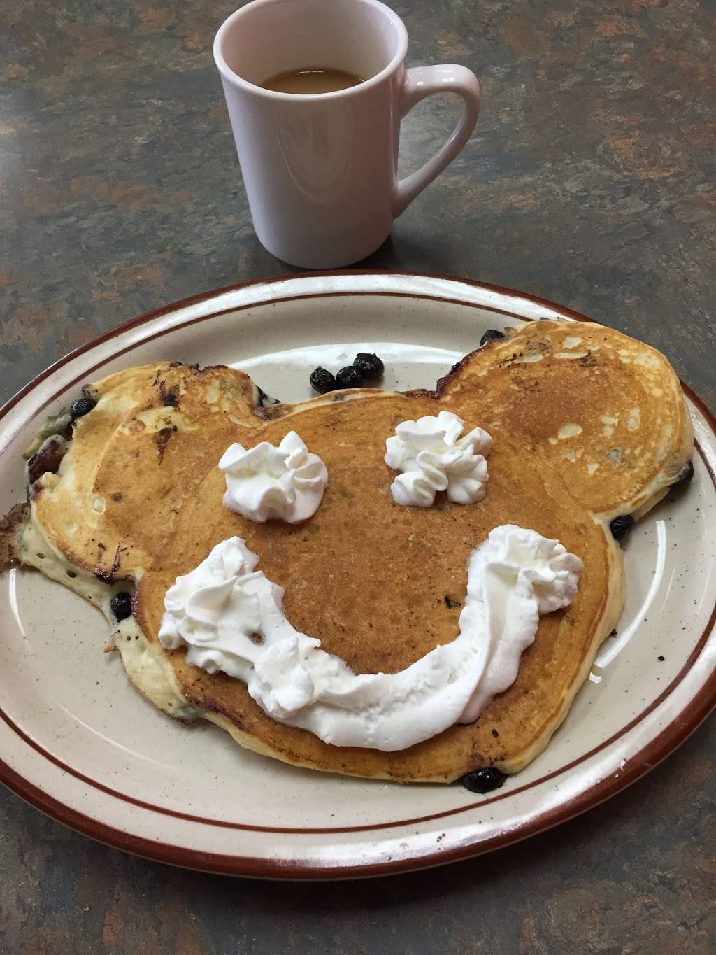 KDs of Superior | restaurant | 1706 Tower Ave, Superior, WI 54880, USA | 7153922027 OR +1 715-392-2027