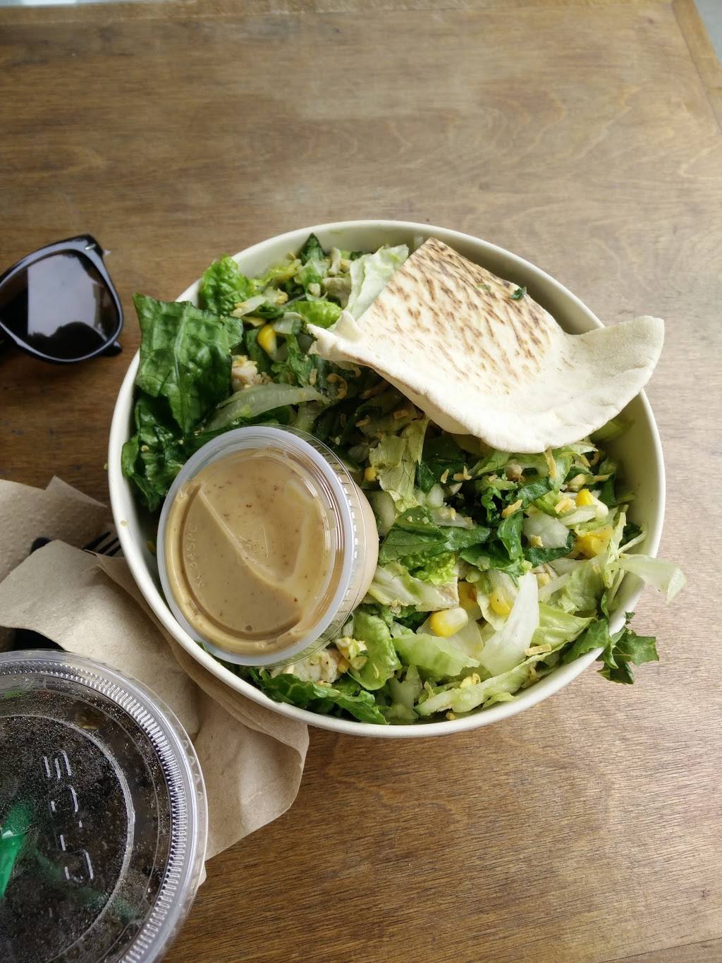 Simply Salad | restaurant | 1401 2nd St, Santa Monica, CA 90401, USA | 3106566200 OR +1 310-656-6200