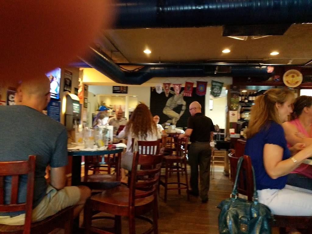 Mediterranean Breeze Restaurant & Sports Bar | restaurant | 781 Station St, Herndon, VA 20170, USA | 7034354495 OR +1 703-435-4495